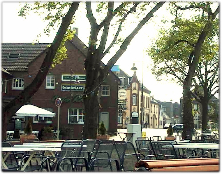 Der Dorfplatz von Stürzelberg